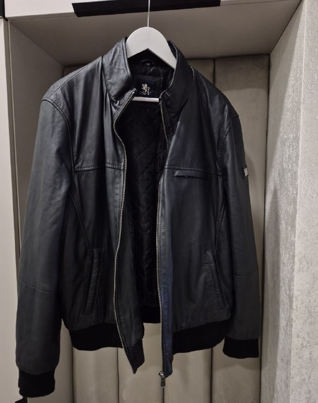 Кожаные куртки, футболка, кеды Diesel и другие
