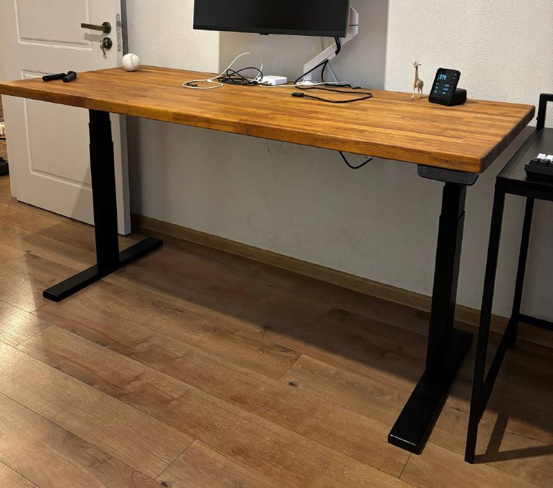 Стол с регулируемой высотой