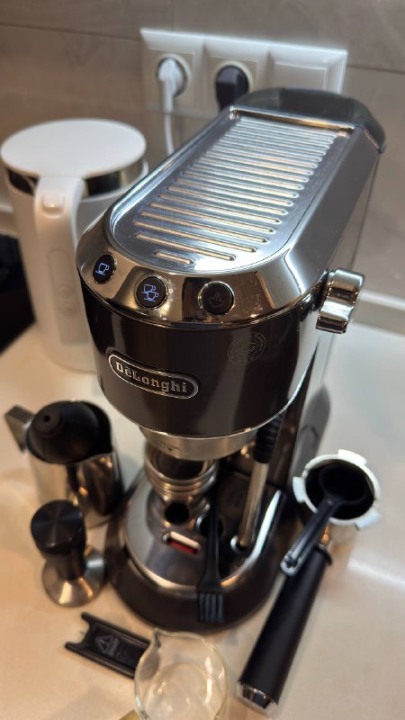 Кофе машина Delonghi EC885, фен Bellissima my pro p5 6