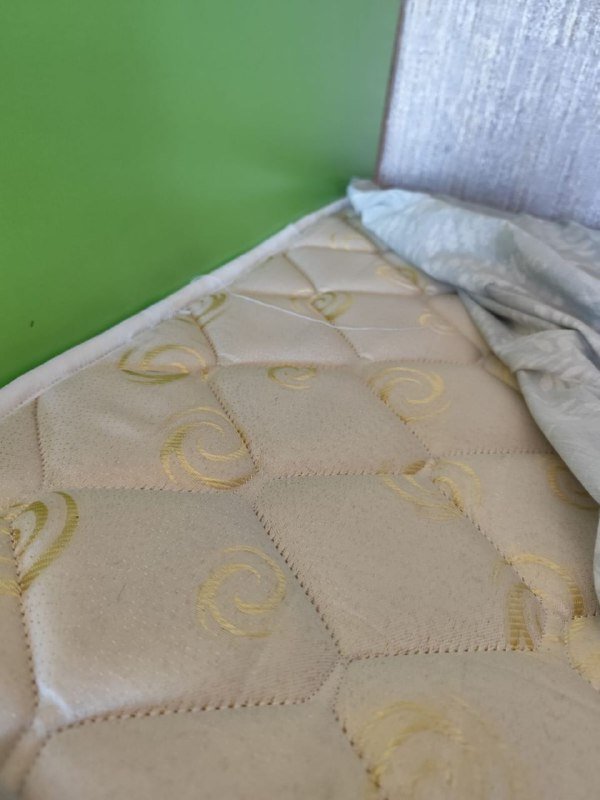 Двухъярусная кровать с матрасами 4