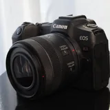 Canon R8 камера с объективом 24-50 мм 4