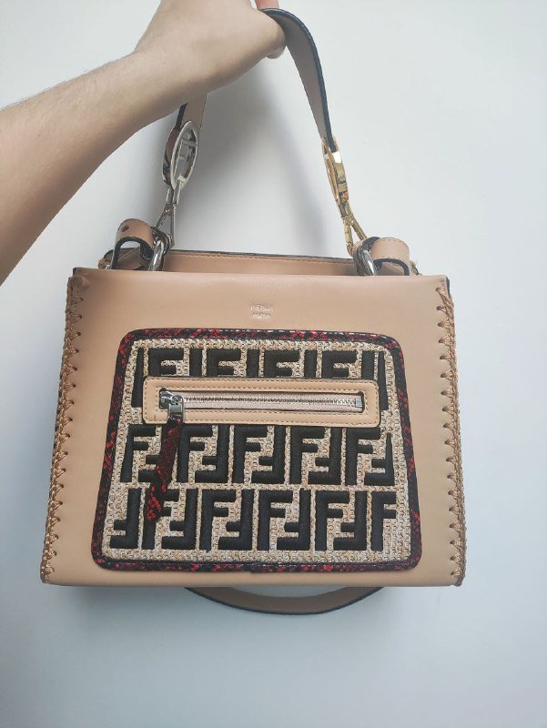 Сумка Фенди женская бежевая