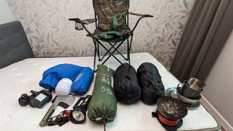 Туристический комплект с палаткой, спальниками, матрасом