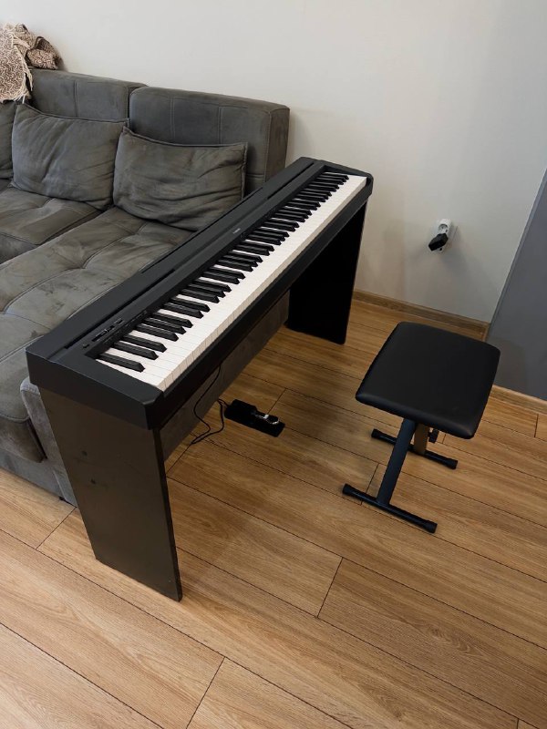 Цифровое пианино Yamaha P-71b с аксессуарами