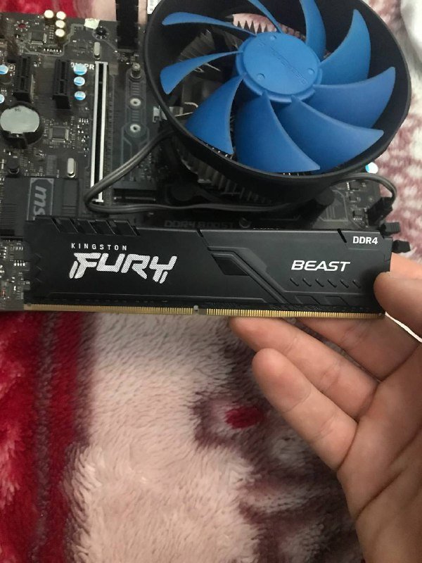 материнская плата MSI B250M PRO-V, процессор I5 7400, ОЗУ Kingston 8ГБ, SSD 120ГБ 2