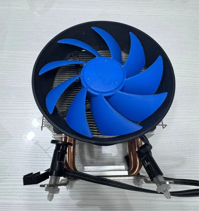 Блок питания Cooler Master, материнская плата ASUS, видеокарта Radeon R9 290X, кулер Deepcool Gammaxx 300, процессор AMD Ryzen 5 2600X, кеды Nike Air Force 1 4