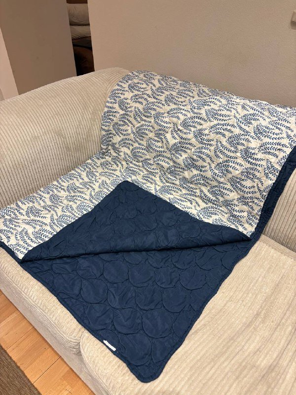 Пледы, подушки, простыня, пододеяльник, одеяло JYSK