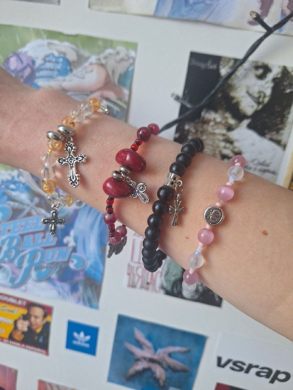 Толстовка, футболка, браслеты украшения 3