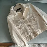 Джинсовка Zara, сумка Zara, розовая кофта Zara, спортивная сумка, кожаные сапожки, черное платье, голубая кофта Zara, боди, босоножки 1