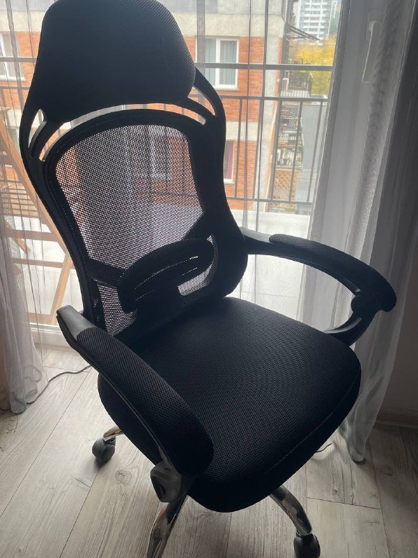 компьютерное кресло, рабочий стол 2