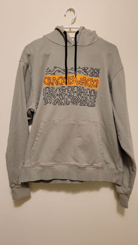 Джинсовая куртка, Голубой свитер, Черный худи, Серый худи, Бежевая майка, Джинсы, Юбка, Розовый свитер 4