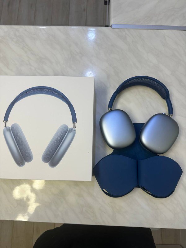 Apple AirPods Max Sky Blue