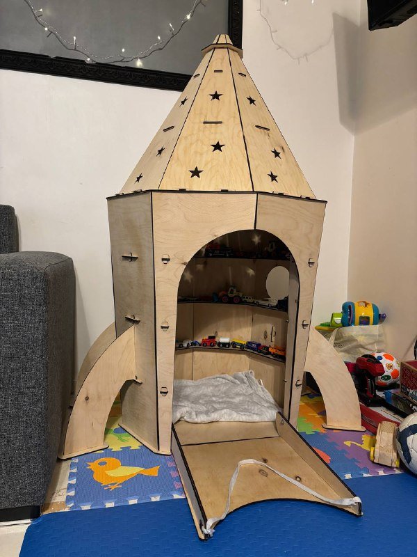 Детская ракетa из фанеры с полочками для игрушек 2