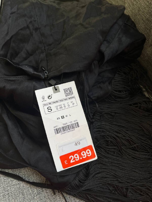 Сатиновое чёрное платье Zara, Кроссовки Puma Mayze, Кожаная куртка Lethal Leather 3