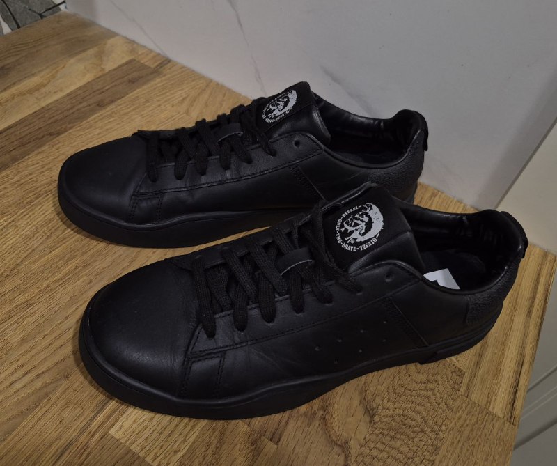 Кожаные куртки Otto Kern, Diesel, Rocco Borocco, пальто Project Force, кеды Diesel 3