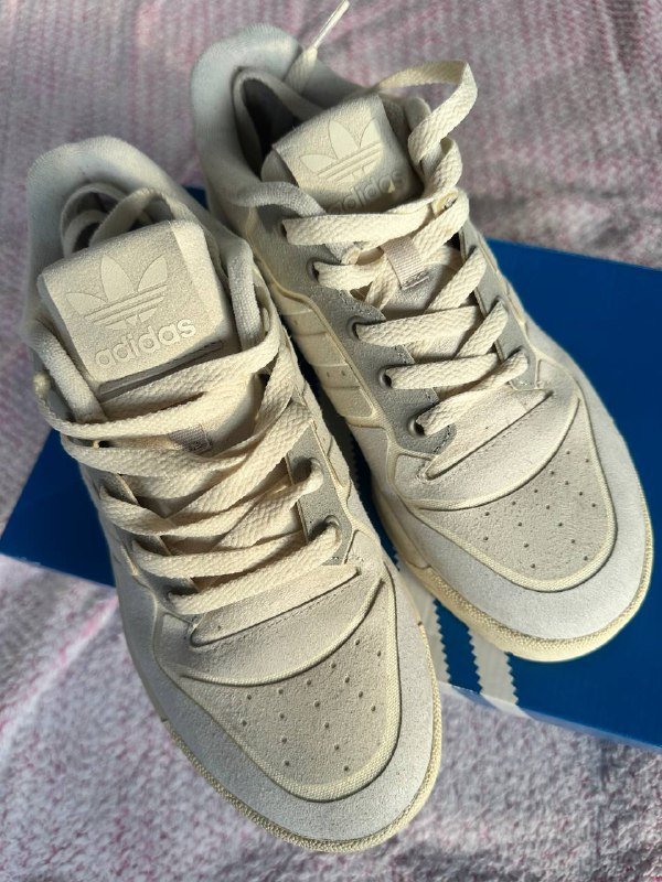 Кроссовки Adidas размер US 6,5