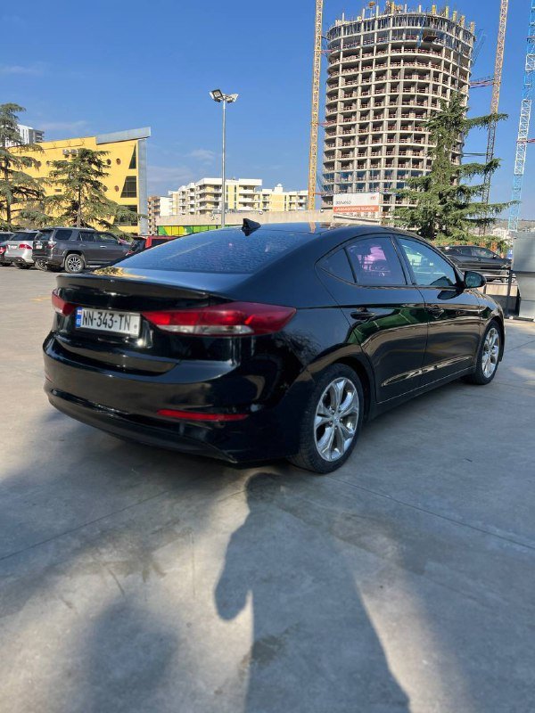 Hyundai Elantra SEL 2018 3