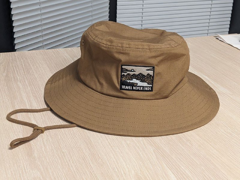 панама Decathlon, кепки Zara и другие