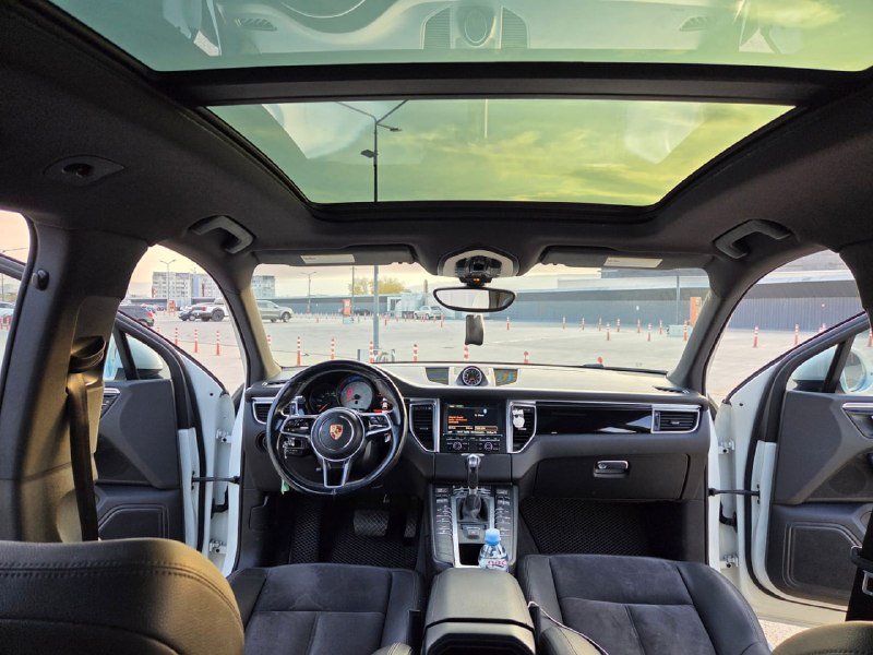 Porsche Macan 3