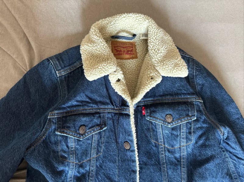 Куртка женская Levi’s размер L 2
