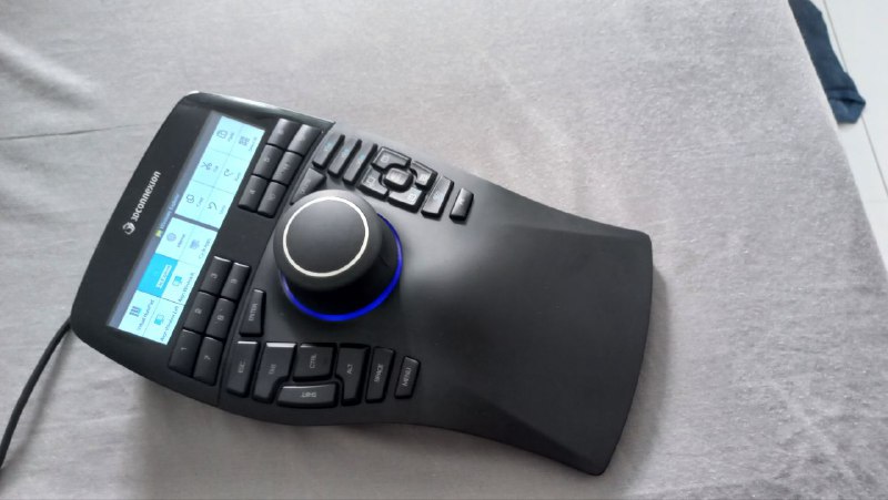 Цифровая книжка Supernote A6X2, 3D мышка 3dconnexion, синтезатор Arturia Minibrute 2s 2