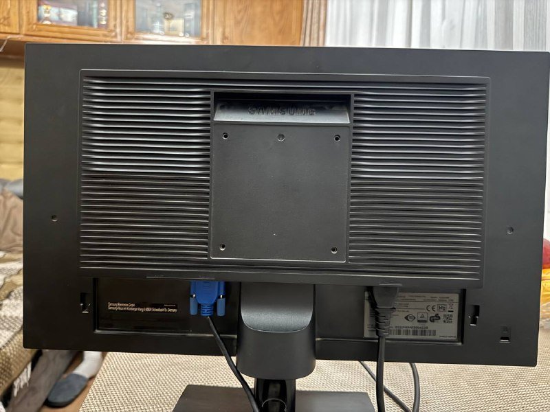 Монитор Samsung 22 дюйма 3