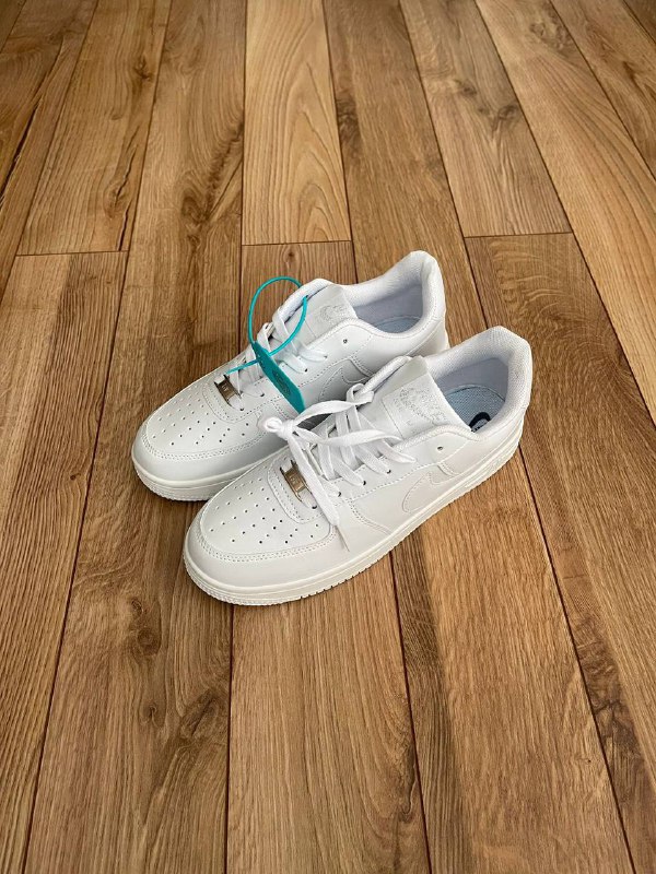 Белые кроссовки Nike Air Force размер 42 1