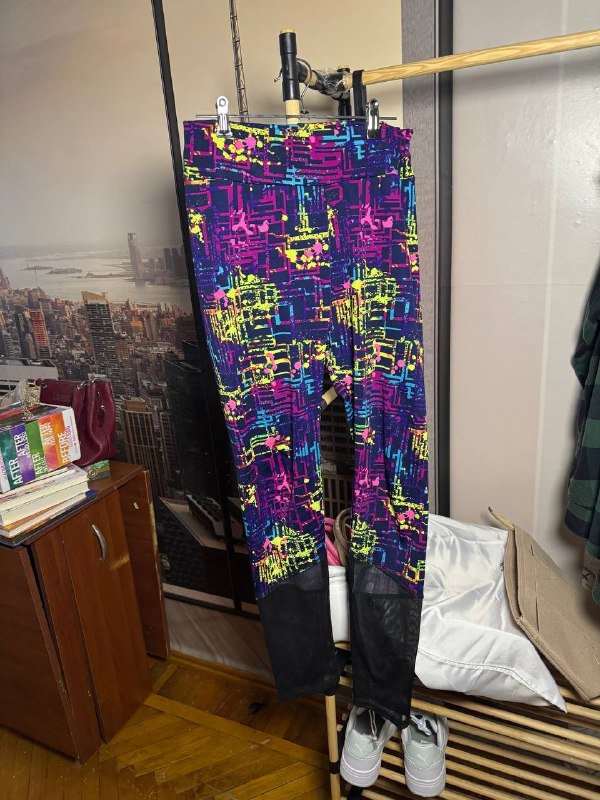 Пиджак, свитшоты, спортивный костюм, брюки, леггинсы, туфли, юбка, косметичка 9