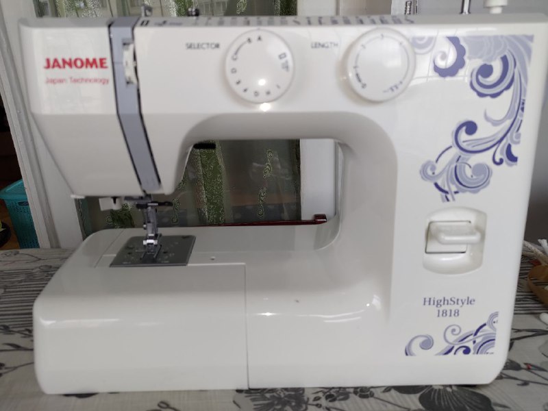 Швейная машина Janome HighStyle 1818