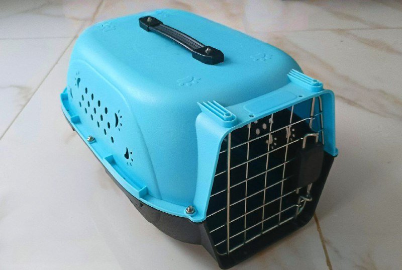 Кошкин дом пластиковый с ручкой для переноски