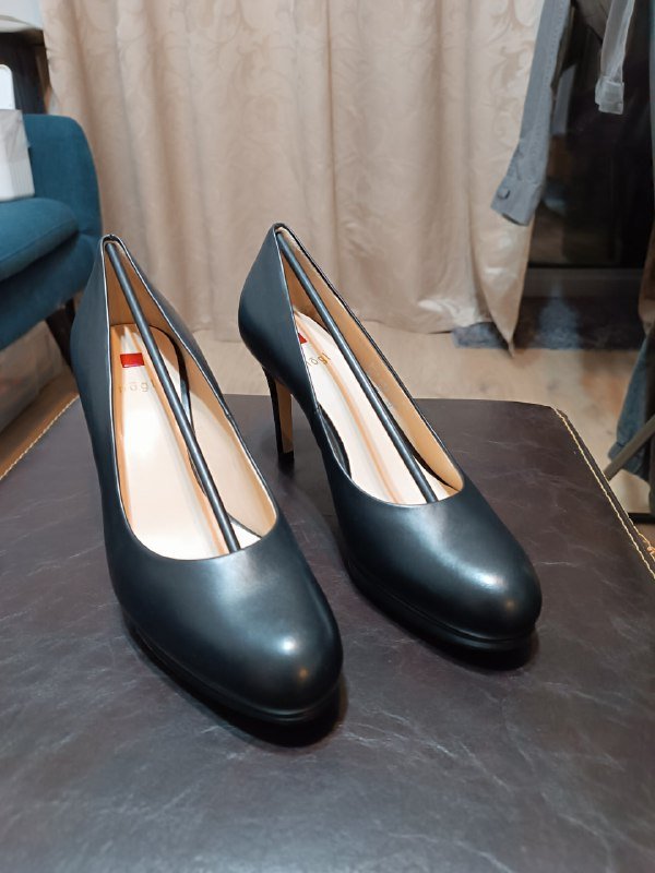 Балетки Caprice, Лоферы Respect, Туфли Högl, Кроссовки Nike Huarache City 5