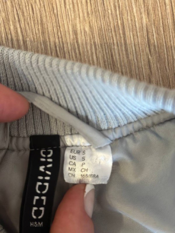 Бомбер H&M светло-серый размер S 5