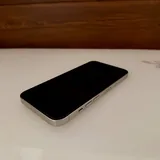 iPhone 13 Pro, компьютерное кресло, стол, монитор 2
