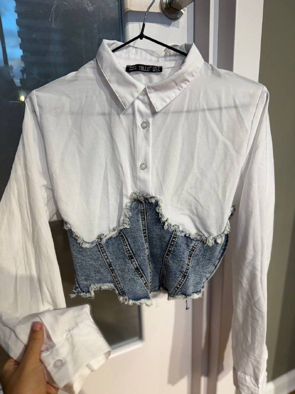 Тёплая рубашка оверсайз, блуза TOPSHOP, белая блуза с джинсовой вставкой, джинсовка TOPSHOP, голубое платье H&M, гавайка H&M, костюм штаны и пиджак, красное платье, платье ZARA, белая блуза H&M 3