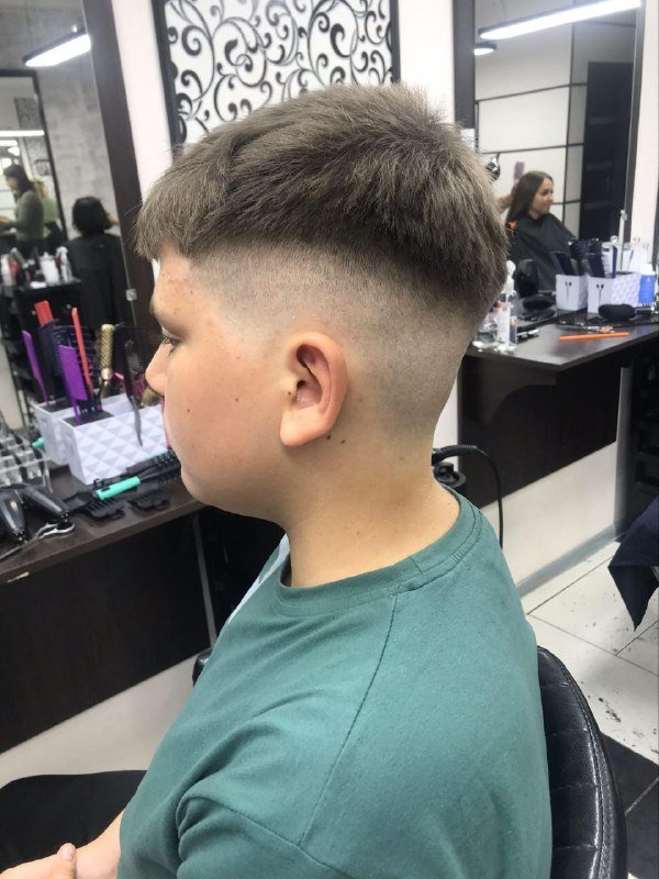 Стрижки женские, мужские, детские услуги