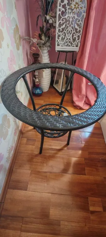 Журнальный столик