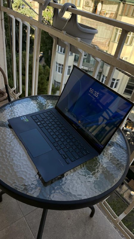 Asus Zenbook 14 UX3404V ноутбук 4