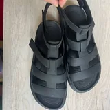 Сандалии Crocs Brooklyn Luxe Gladiator 1