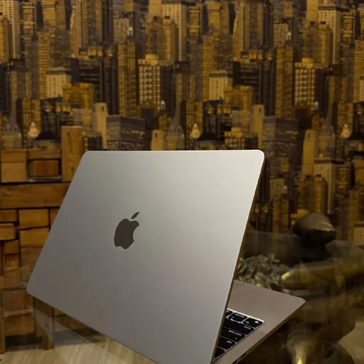 MacBook Air M3 2024