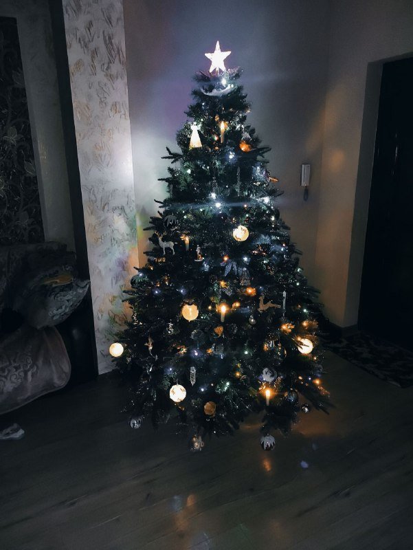 Ёлка искусственная 210 см 2