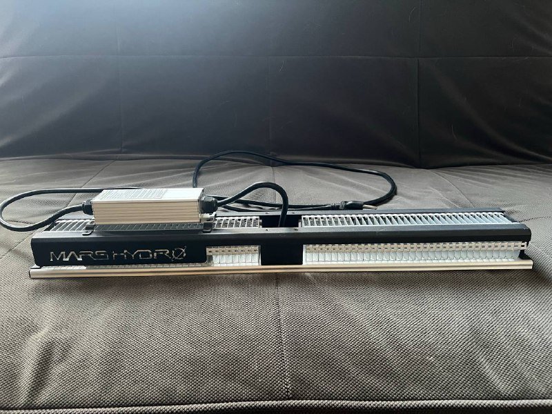 Snake Ray grow tent, MARS HYDRO SP150 LED grow light, Advanced Nutrients 4