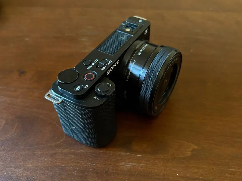 Sony ZV-E10, объектив 16-50 OSS 1