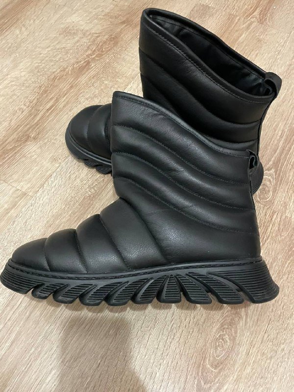 Кожаные зимние угги размер 39 5