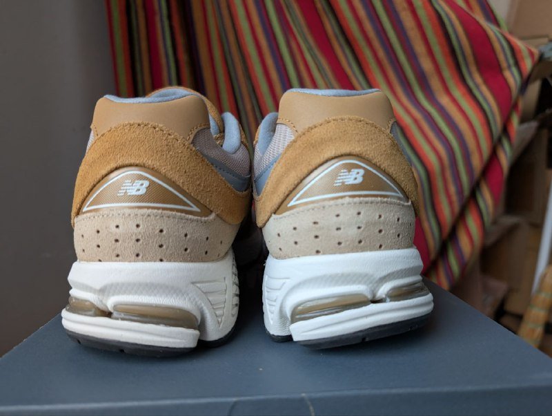 Кроссовки New Balance 2002 размер 42 EU 4