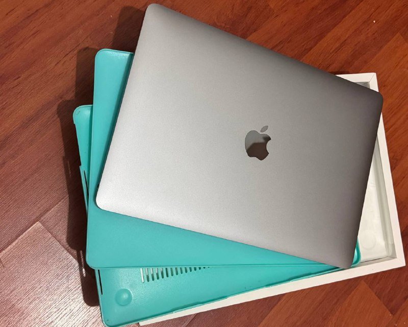 MacBook Pro 13 на M1, 256GB SSD, 2020