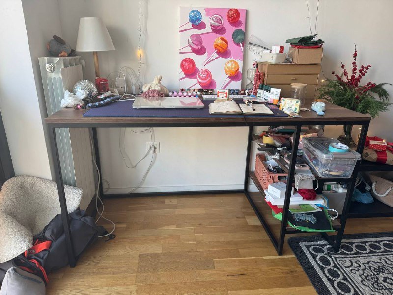 Стол с полками, качель садовая, клетки для собак, комод, набор цветов