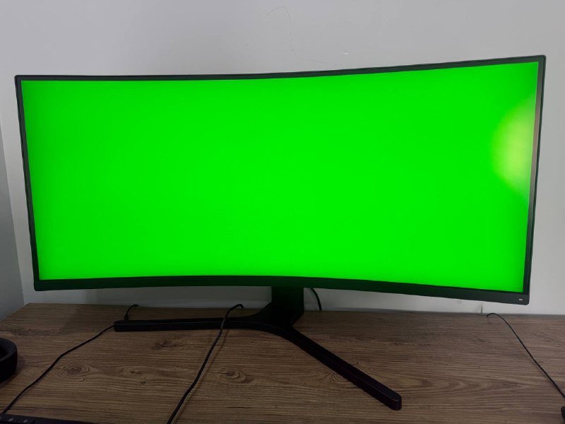 Компьютер, стол, кресло, наушники, монитор 4