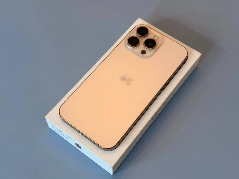 iPhone 16 Pro Max 256GB Desert Titanium 1