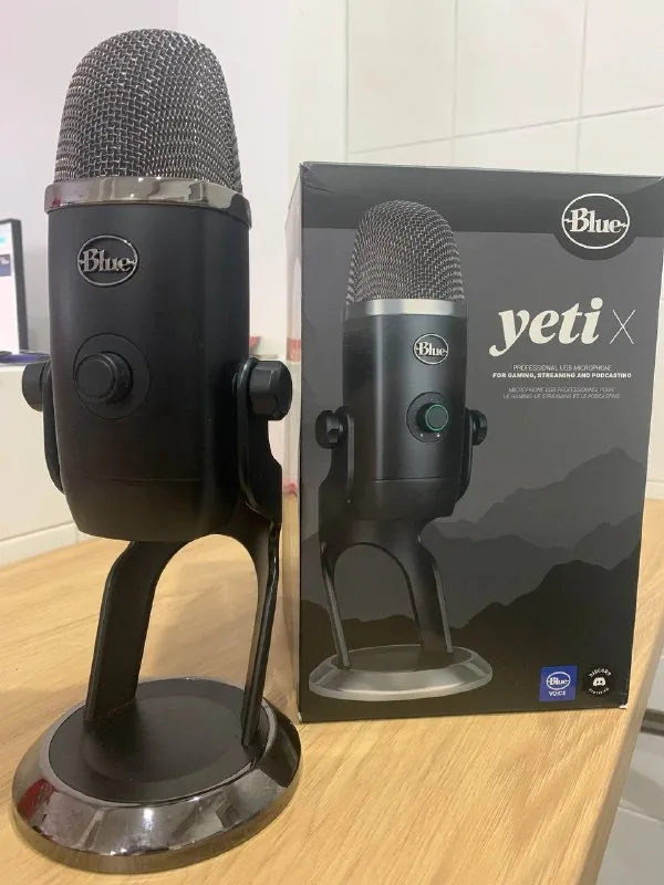 Стримерский микрофон Blue Yeti