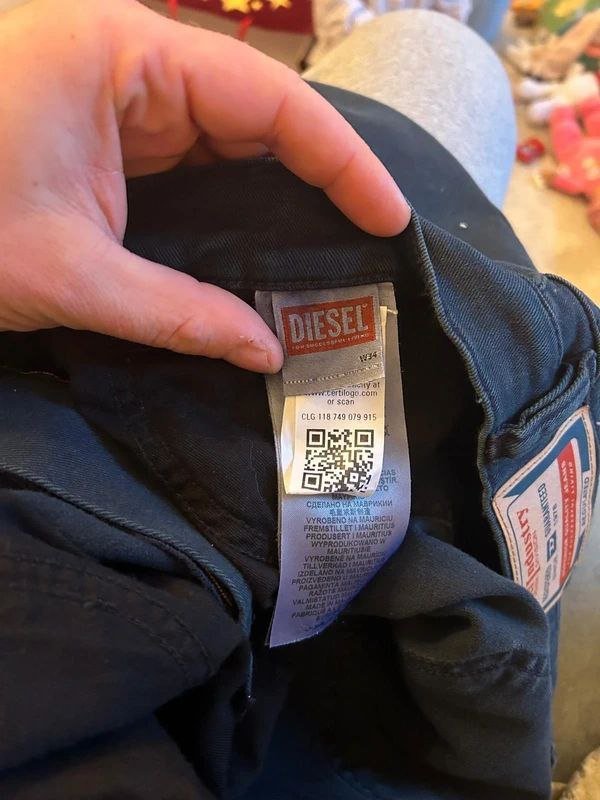 Diesel зимняя куртка, Nike Manoa обувь, футболка Diesel, джинсы Diesel 9